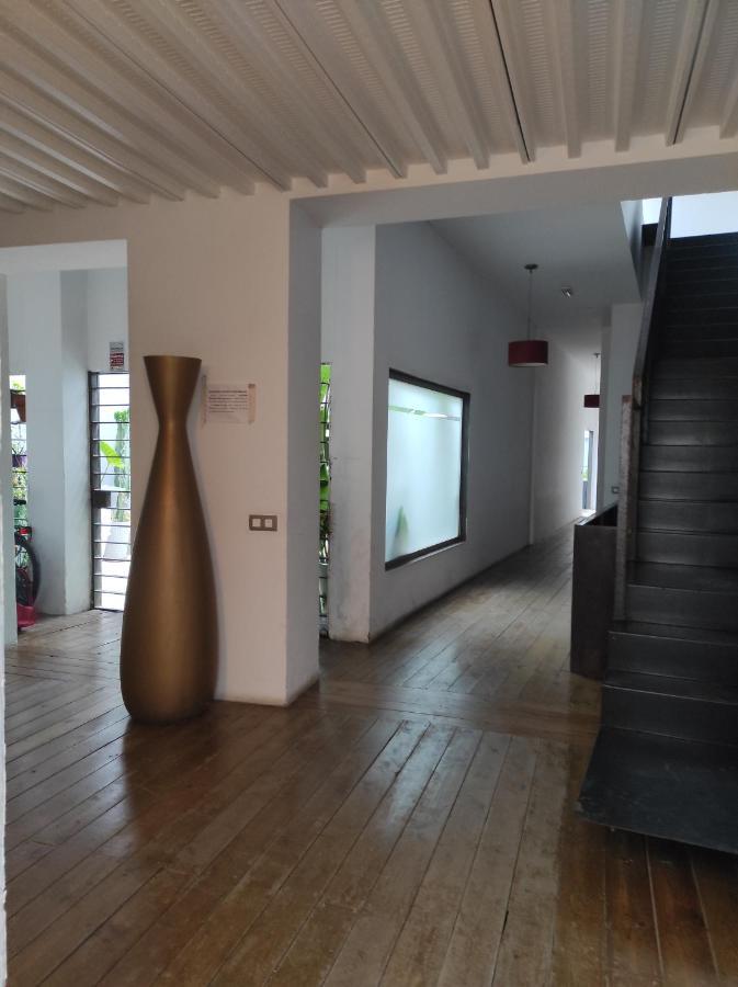 Habitacion Y Bano En Planta Independiente En Centro De Sevilla Экстерьер фото